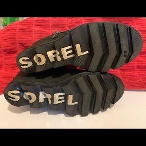 Black wedge sorel leather boots sz9